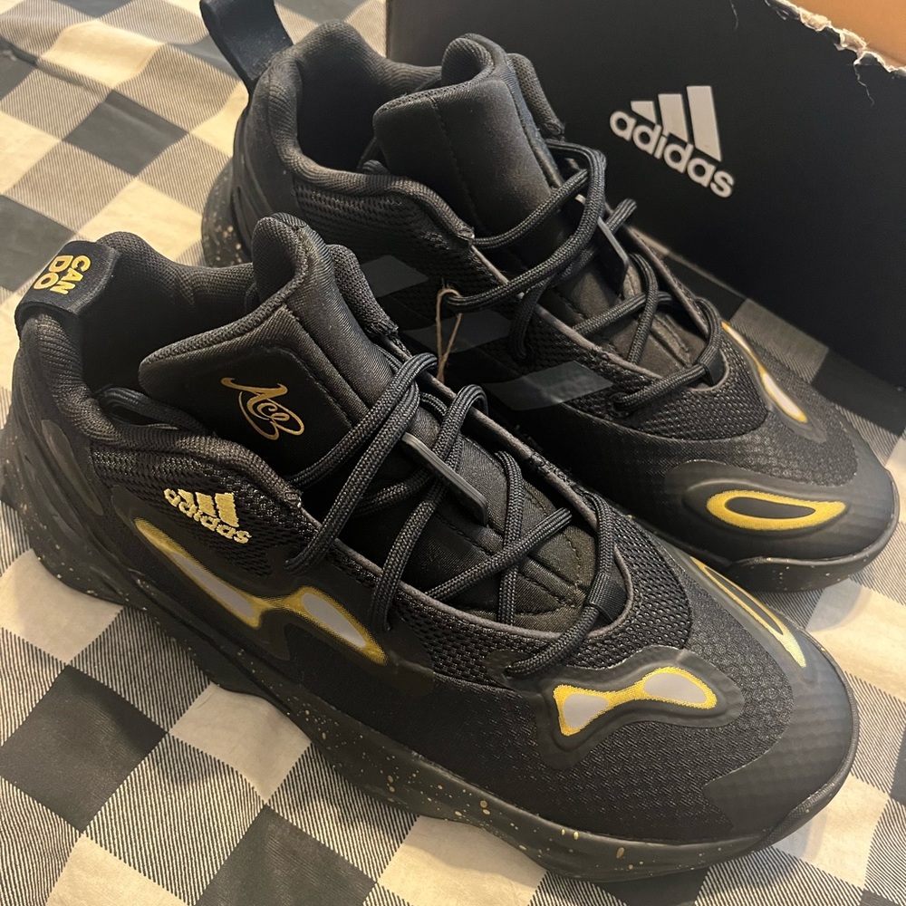 Women’s exhibit a Candace parker basketball shoes